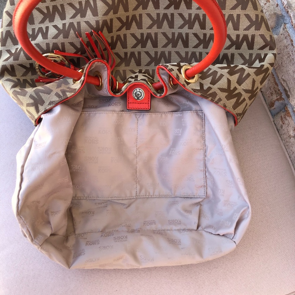 Michael Kors Signature Jacquard East West Ring Tan Orange Red Medium Tote Bag - Picture 10 of 16
